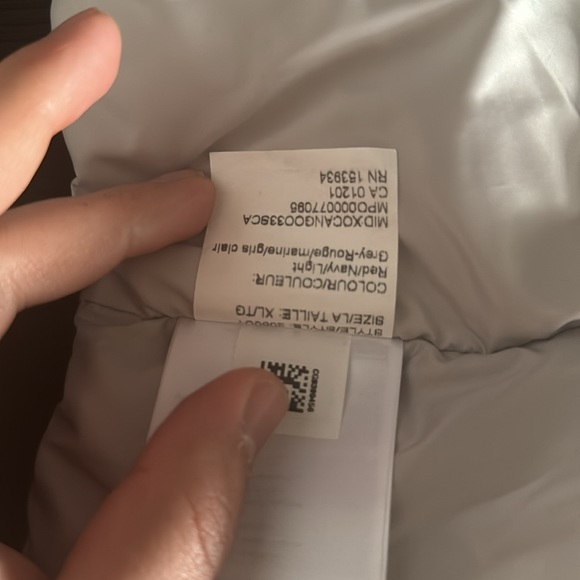 Bought brand new doesn’t fit, never worn with tag